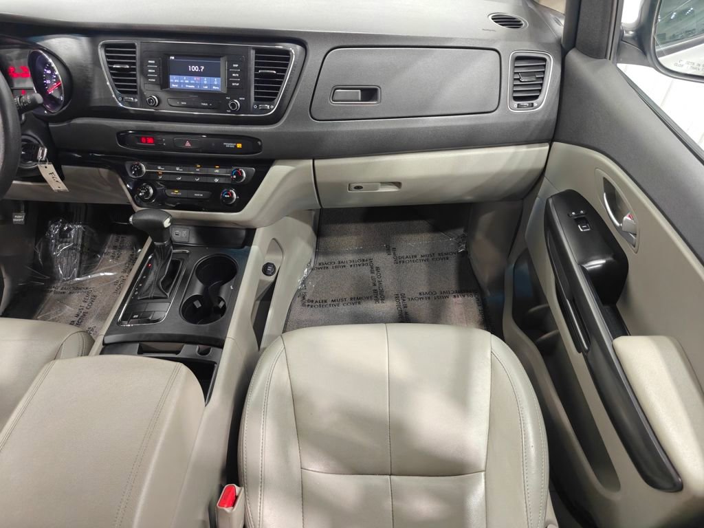 Used 2018 Kia Sedona L FWD image 26