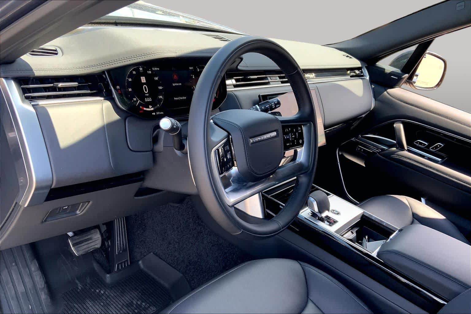 Used 2026 Land Rover Range Rover SE AWD/4WD image 16