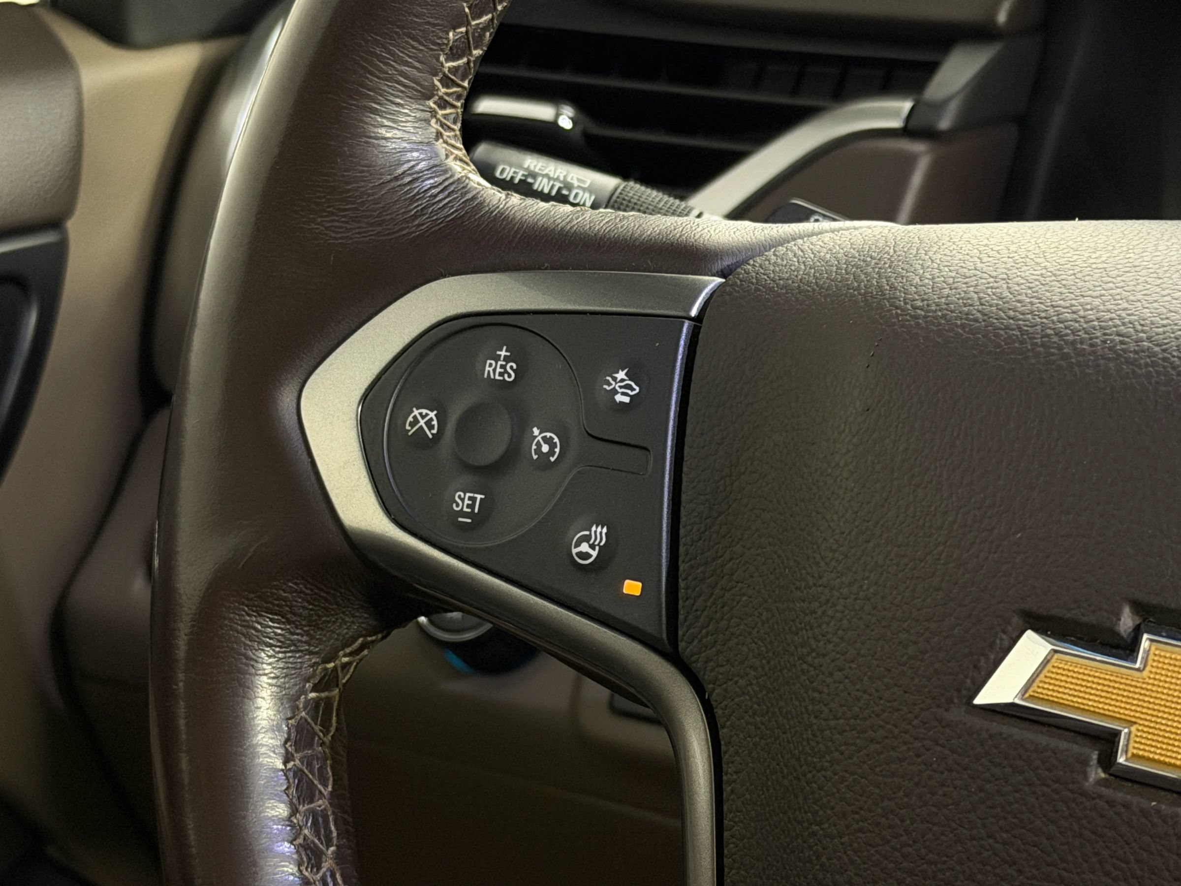 Used 2018 Chevrolet Suburban Premier AWD/4WD image 28