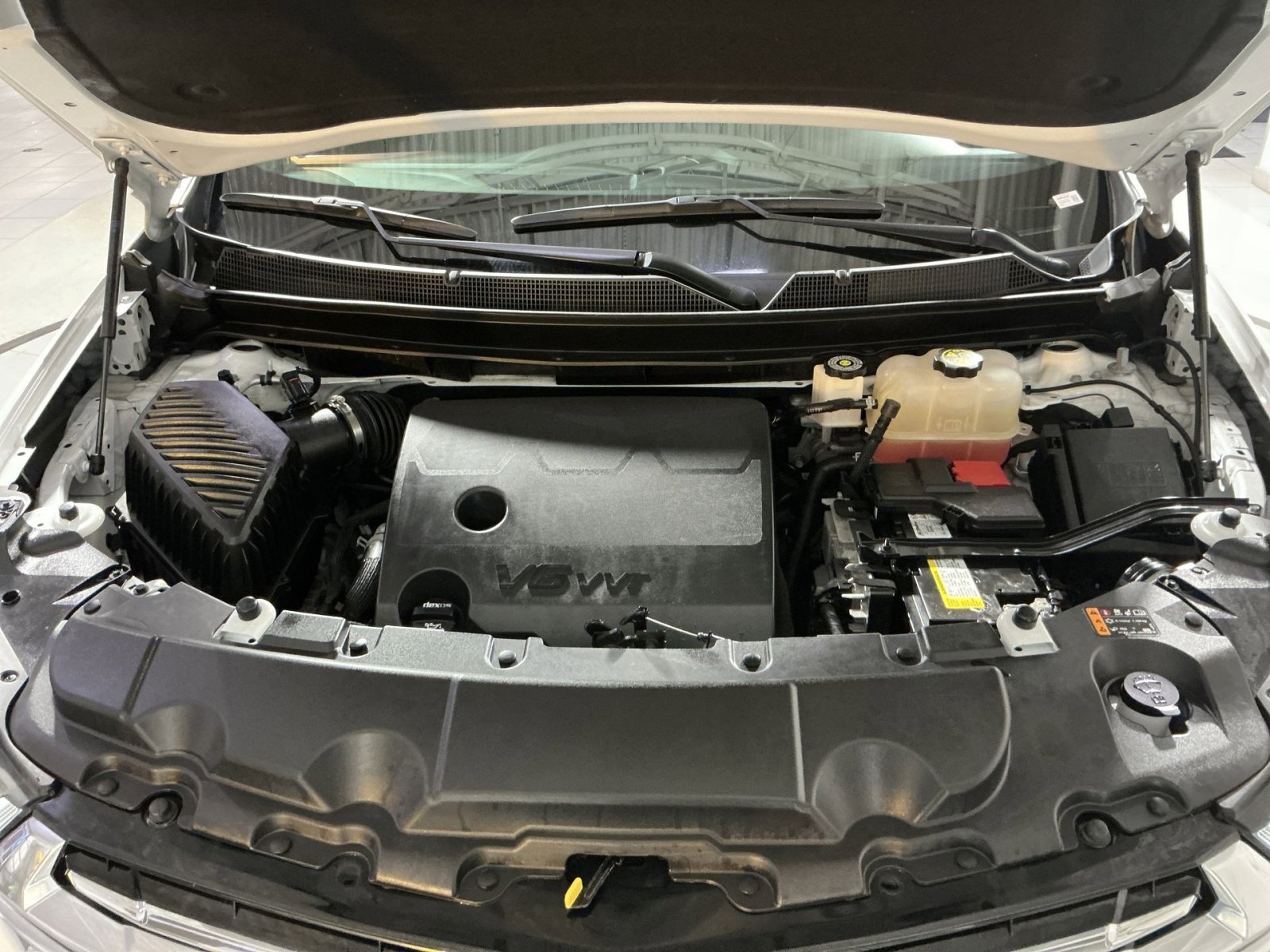 Used 2023 Chevrolet Traverse Premier image 36