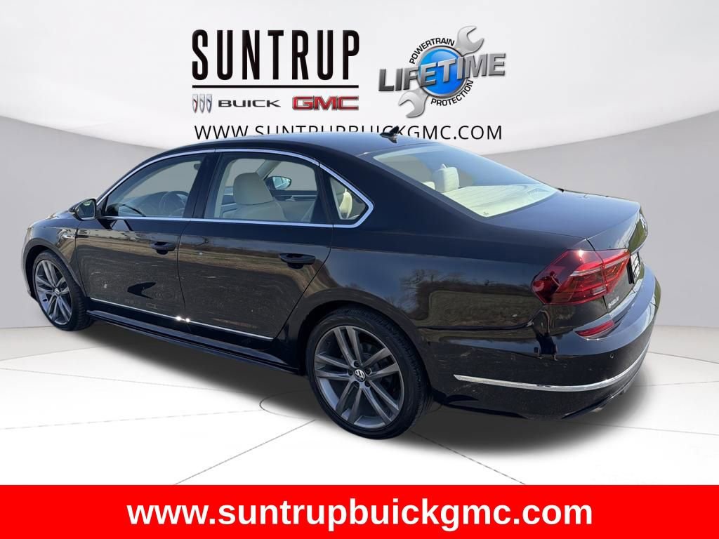 Used 2019 Volkswagen Passat 2.0T SE R-Line image 3