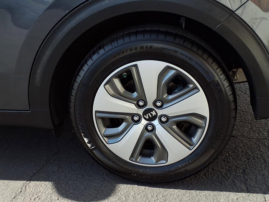 Used 2019 Kia Niro EX Premium w/ Sunroof Package image 4