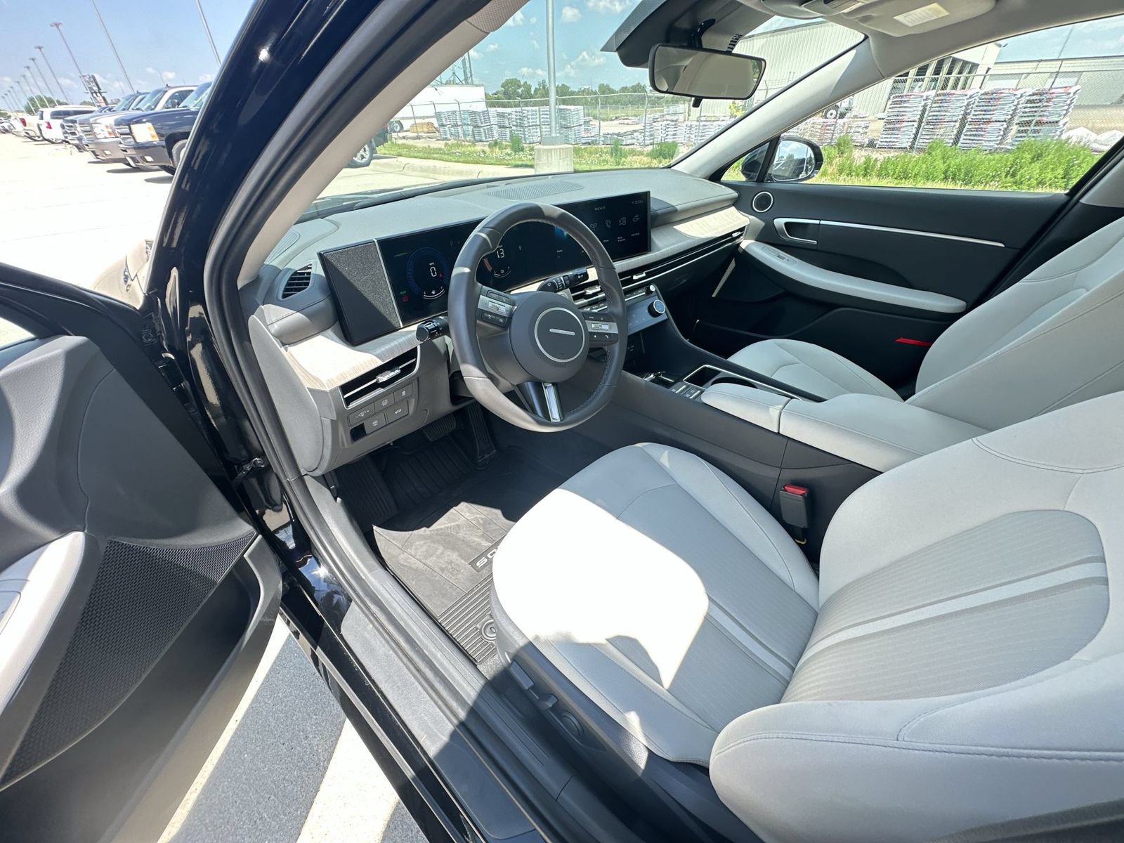 Used 2025 Hyundai Sonata SEL FWD image 10