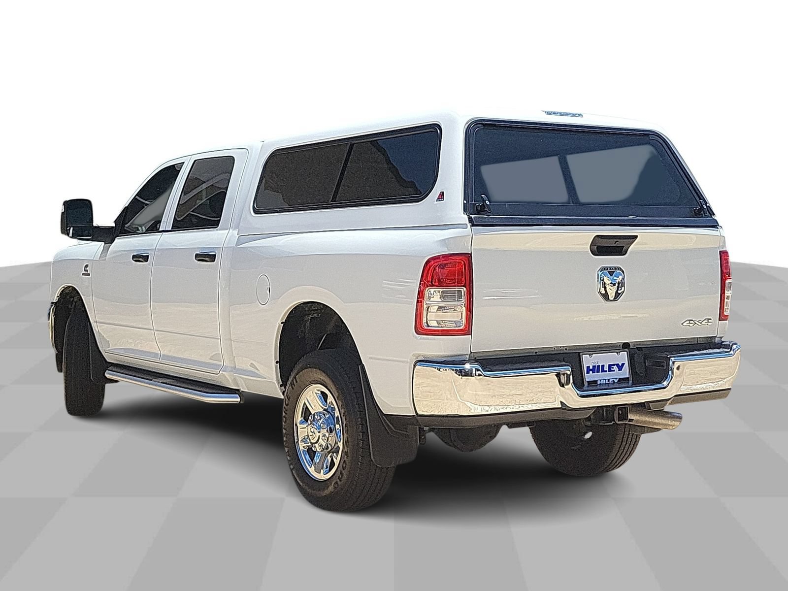 Used 2024 RAM 3500 Tradesman w/ Chrome Appearance Group AWD/4WD image 6