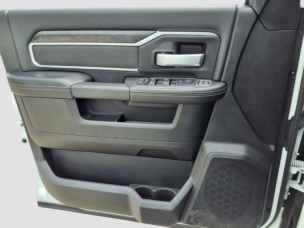Used 2024 RAM 2500 Big Horn w/ Night Edition AWD/4WD image 27