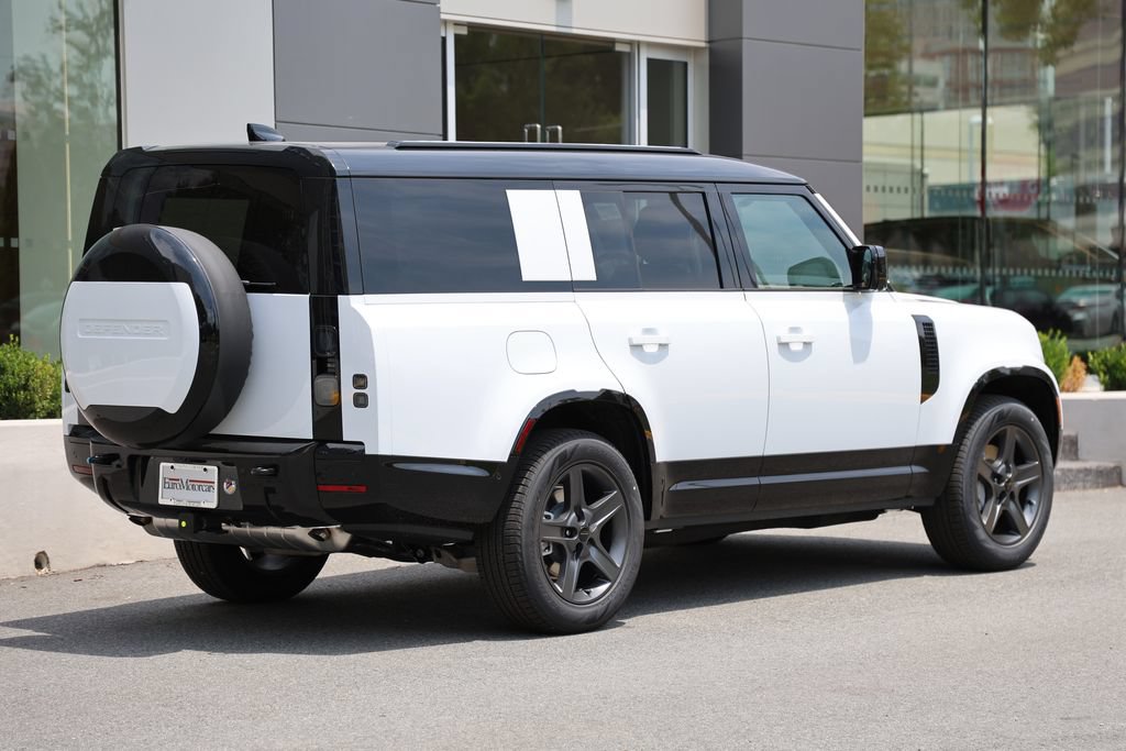 New 2026 Land Rover Defender 130 X-Dynamic SE AWD/4WD image 4