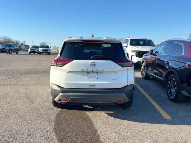 Used 2023 Nissan Rogue S image 3