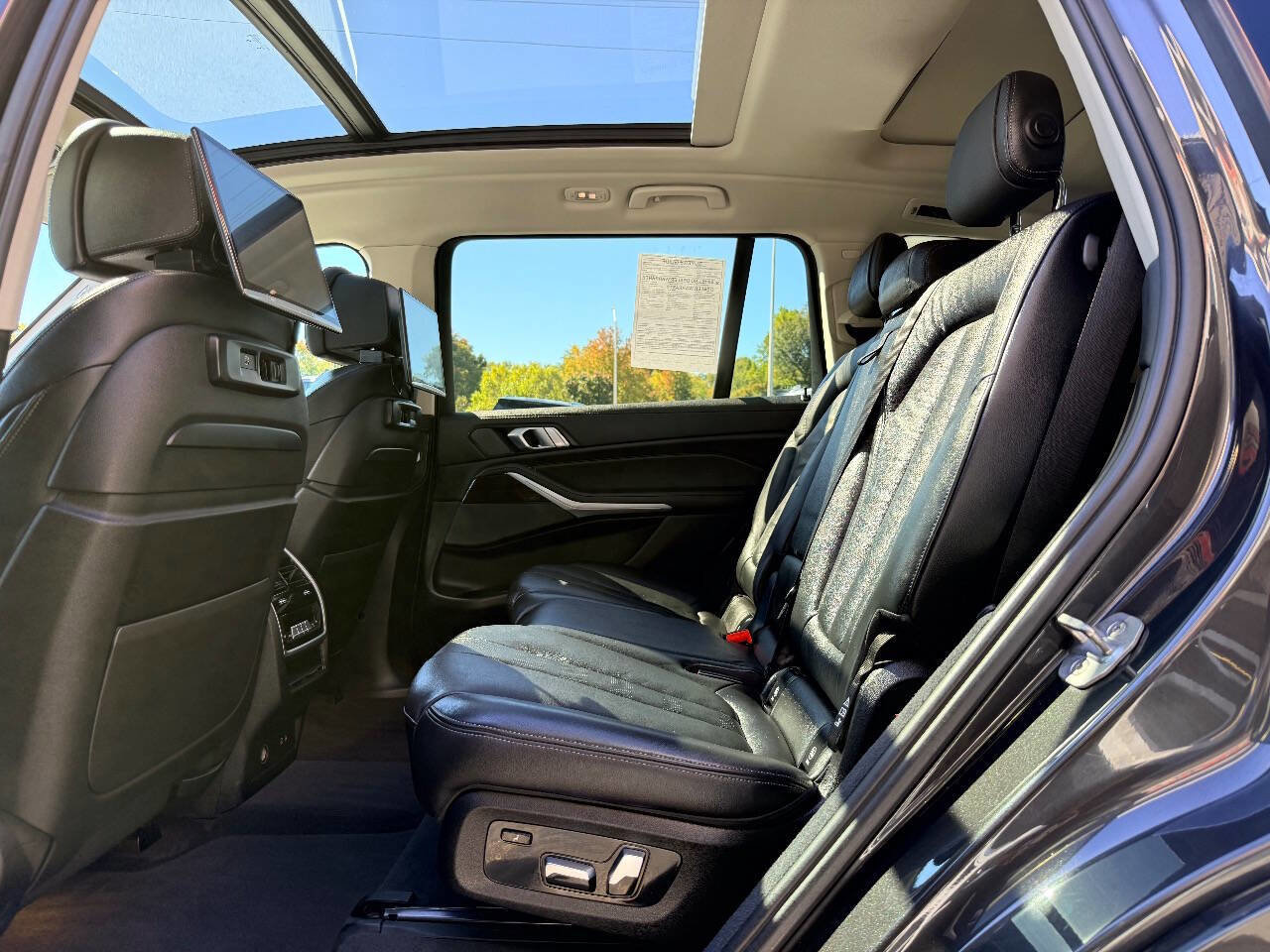 Used 2020 BMW X7 xDrive40i w/ Luxury Seating Package image 29