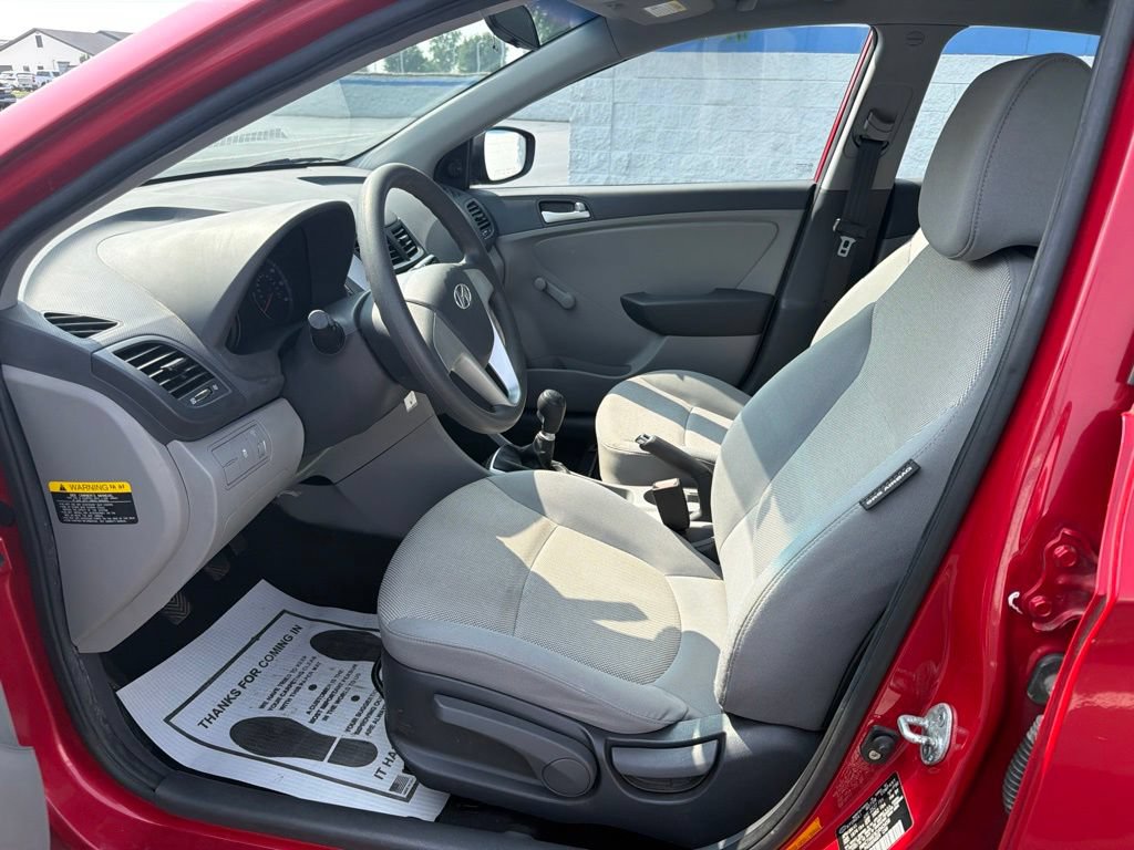Used 2012 Hyundai Accent GLS FWD image 16