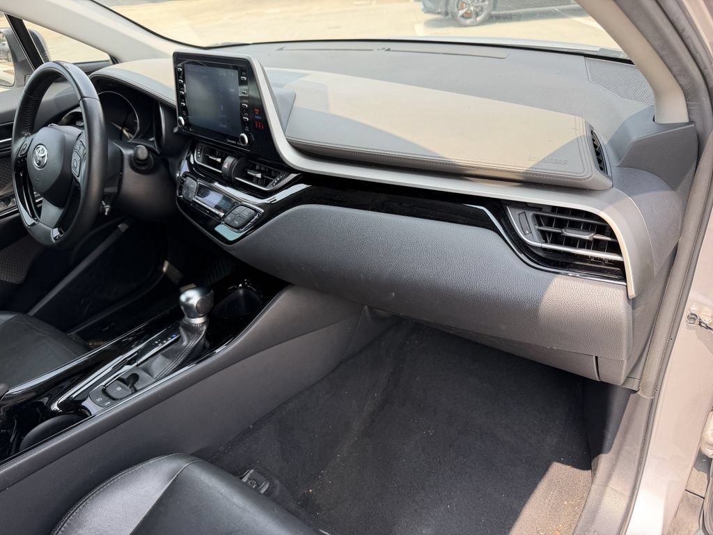 Used 2020 Toyota C-HR Limited FWD image 26