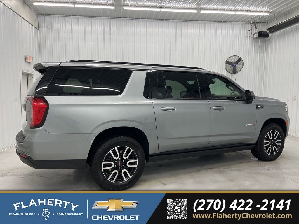 Used 2024 GMC Yukon XL AT4 w/ Technology Package image 2