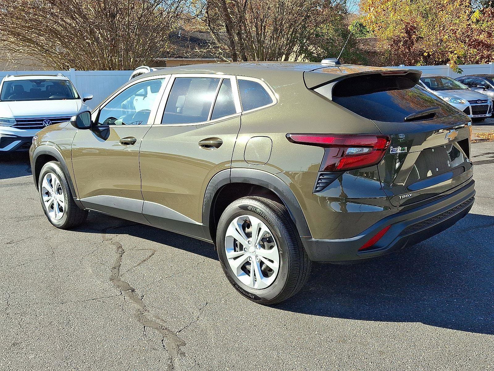 Used 2024 Chevrolet Trax LS w/ Driver Confidence Package image 6