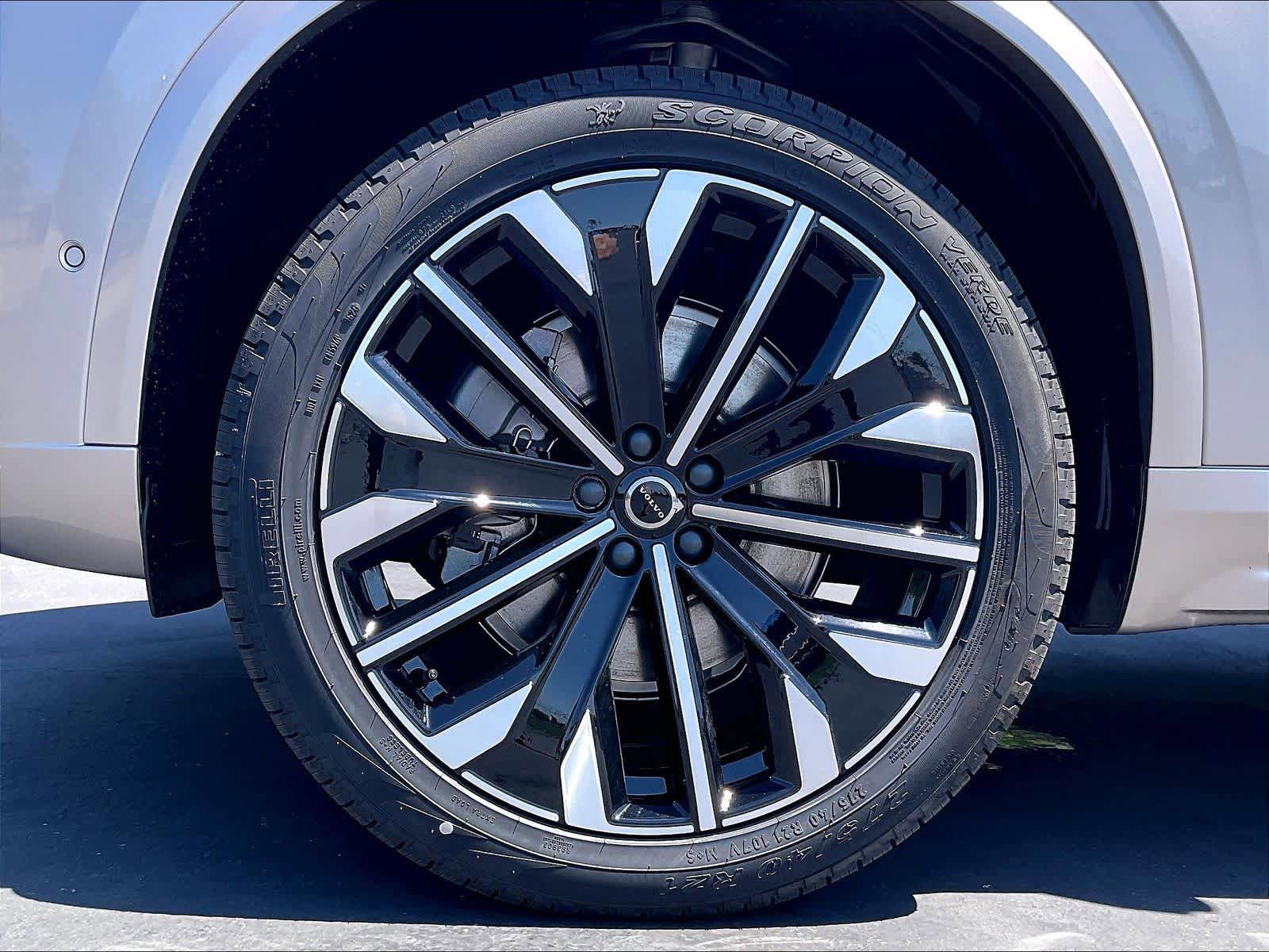New 2026 Volvo XC90 B6 Ultra AWD/4WD image 14