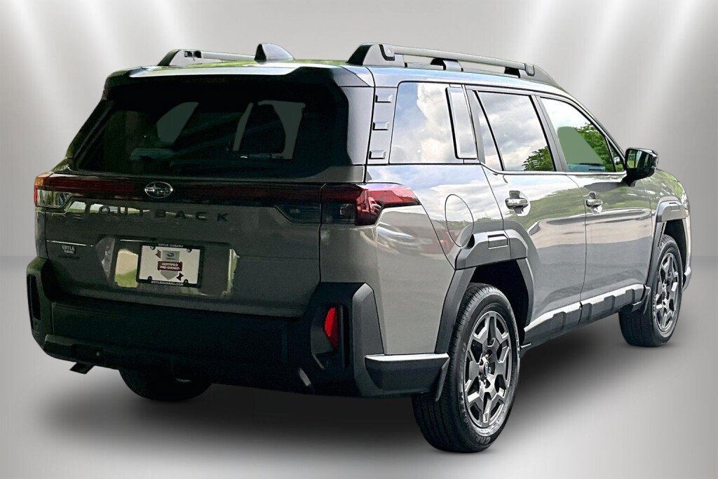 Certified 2026 Subaru Outback Premium w/ Premium/Limited Package AWD/4WD image 5