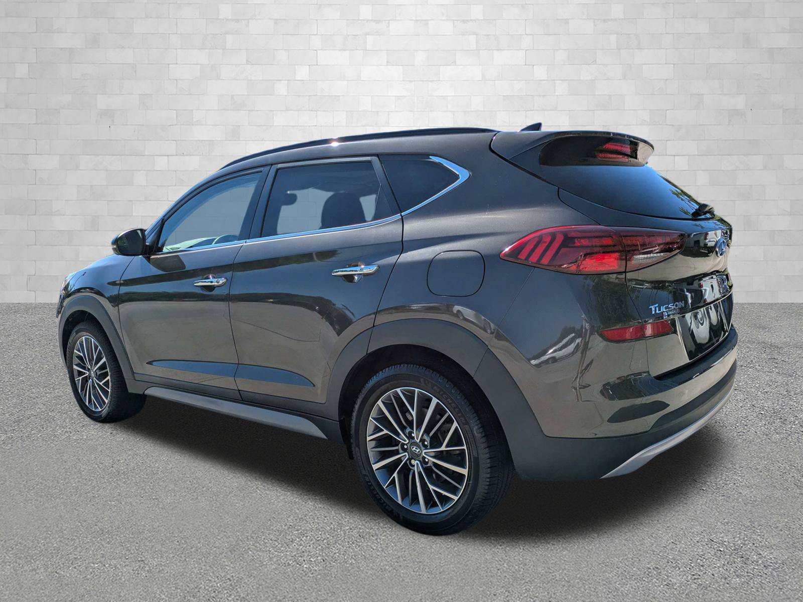 Used 2019 Hyundai Tucson Ultimate w/ Cargo Package FWD image 4