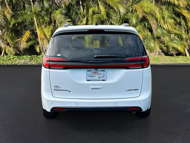 New 2026 Chrysler Pacifica Limited image 4