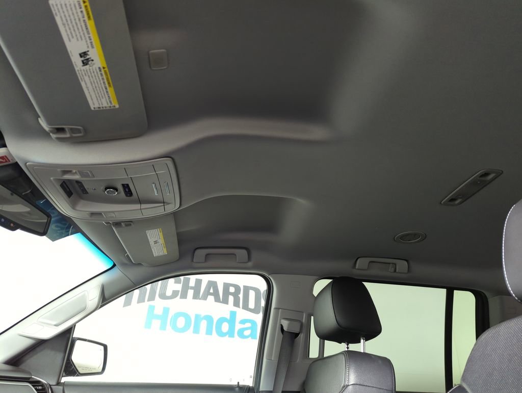 Used 2018 Chevrolet Suburban Premier image 16