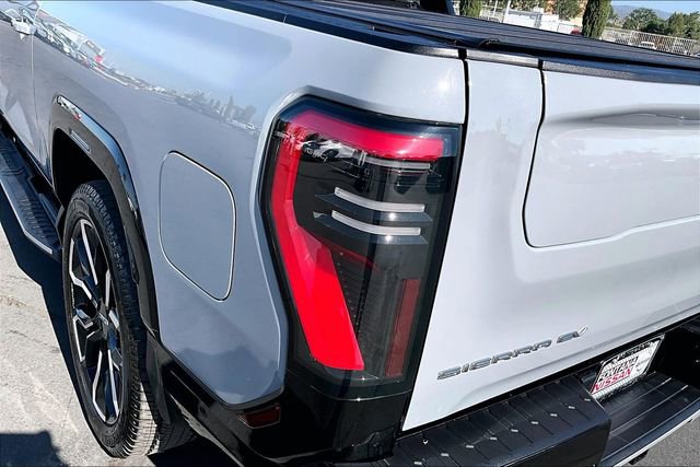 Used 2025 GMC Sierra EV Denali image 24