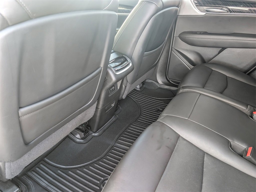 Used 2023 Cadillac XT6 Premium Luxury image 16