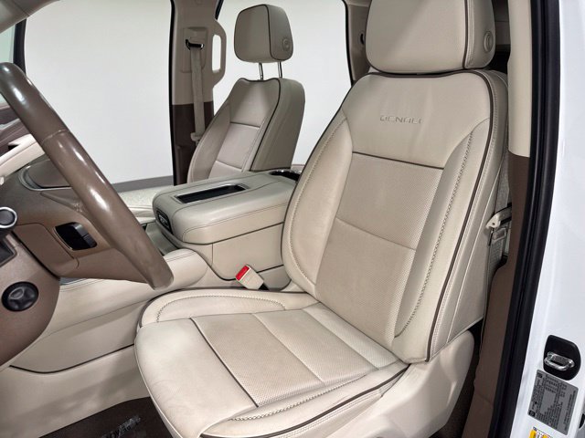 Used 2022 GMC Yukon Denali AWD/4WD image 17