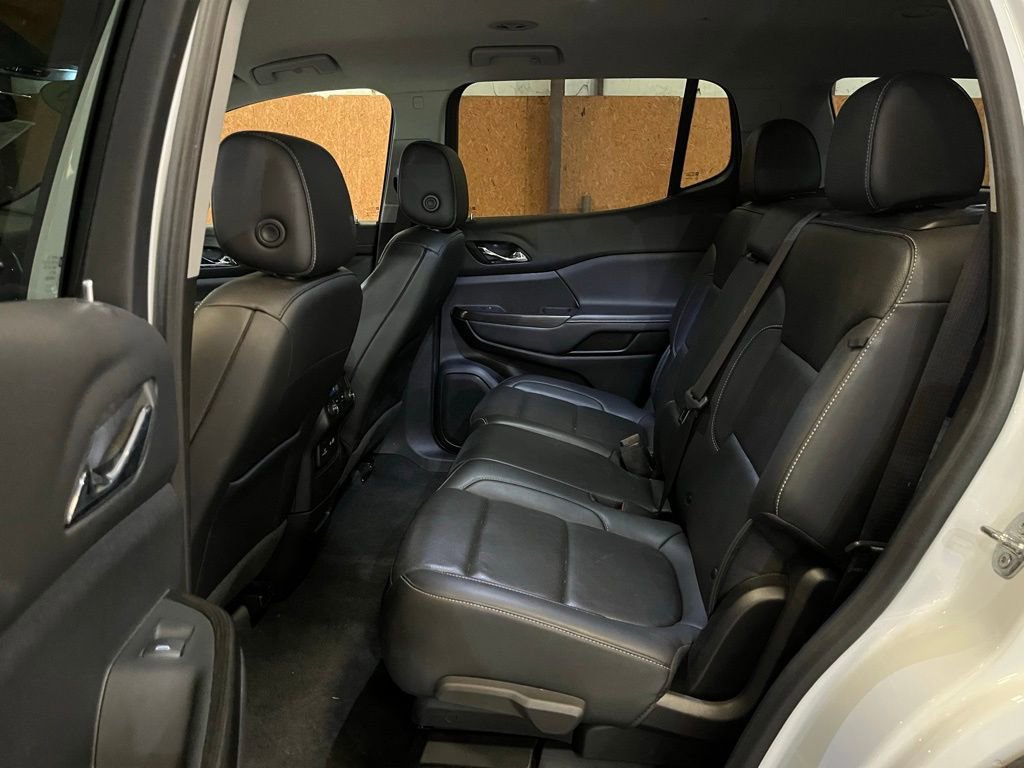 Used 2023 GMC Acadia SLT image 27