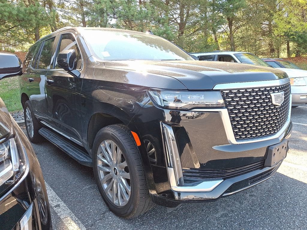 Used 2022 Cadillac Escalade Luxury w/ LPO, Floor Liner Package AWD/4WD image 3