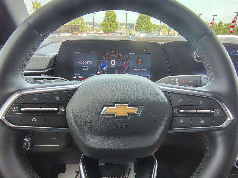 Used 2025 Chevrolet Tahoe Premier AWD/4WD image 15