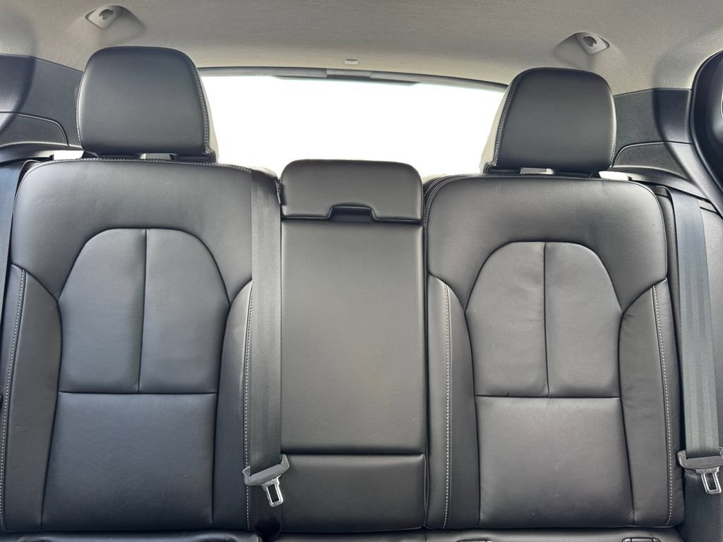 Certified 2024 Volvo XC40 B5 Plus w/ Protection Package Premier AWD/4WD image 26