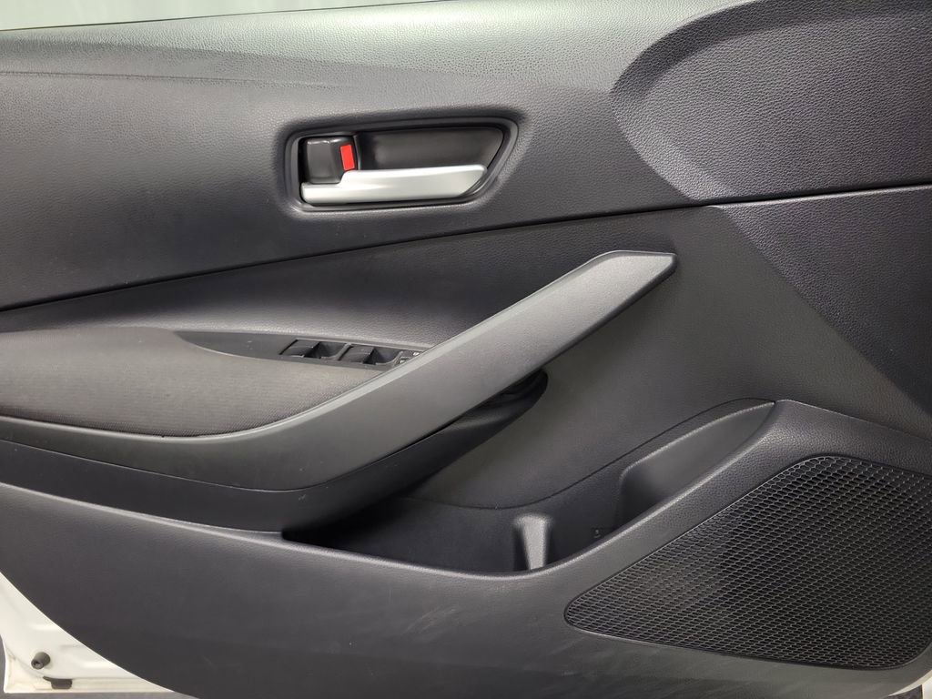 Used 2020 Toyota Corolla LE image 21
