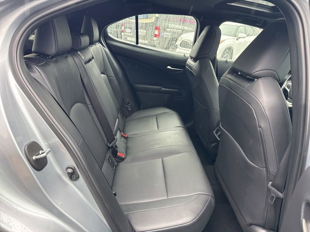 Used 2024 Lexus UX 250h AWD image 18
