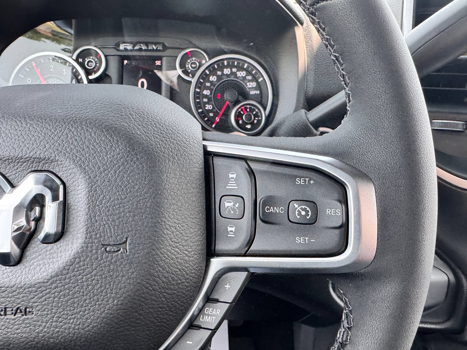 New 2026 RAM 2500 Big Horn AWD/4WD image 15
