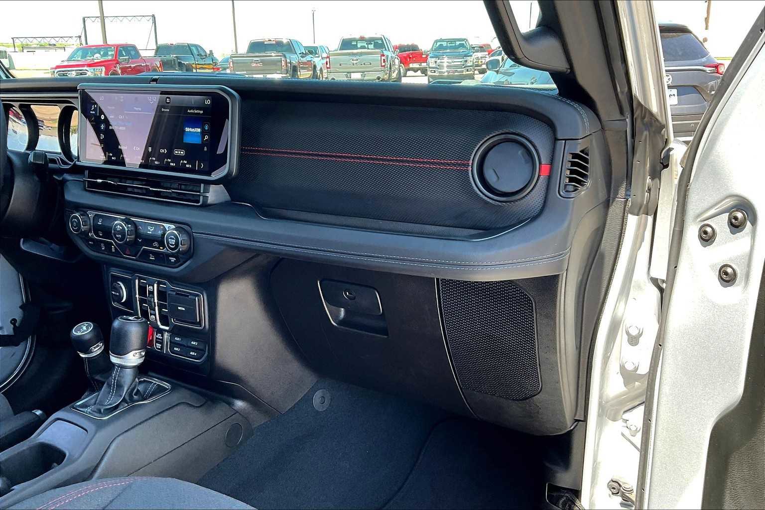 Used 2024 Jeep Wrangler Unlimited Rubicon image 36