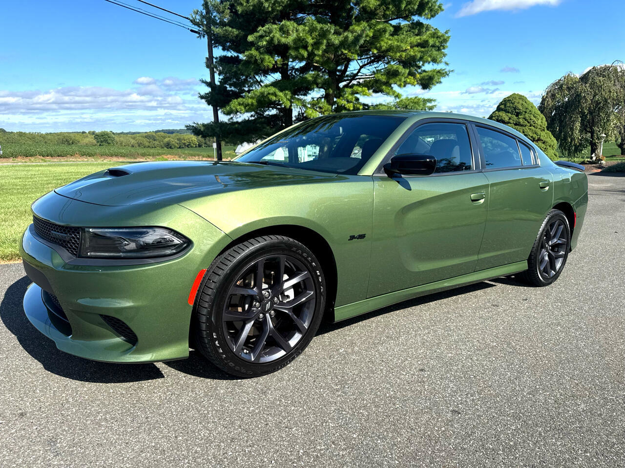 Used 2023 Dodge Charger R/T w/ Blacktop Package image 2