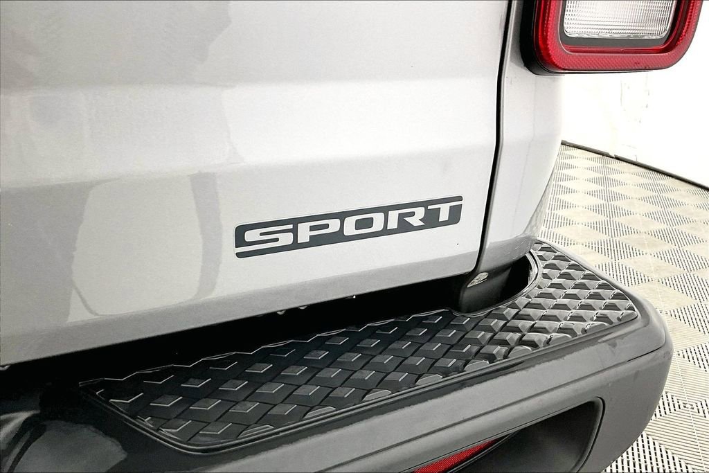 Used 2020 Jeep Gladiator Sport w/ Quick Order Package 24S image 14