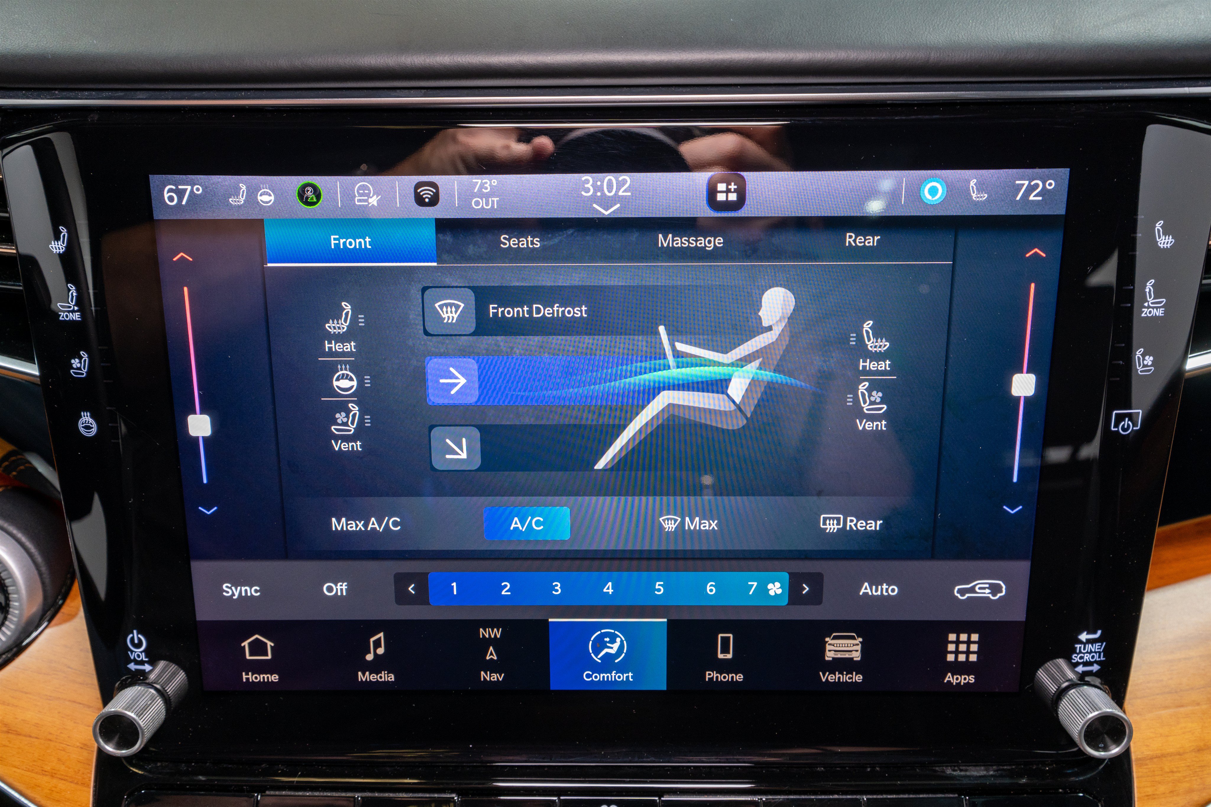 Used 2024 Jeep Grand Wagoneer L Series III AWD/4WD image 24