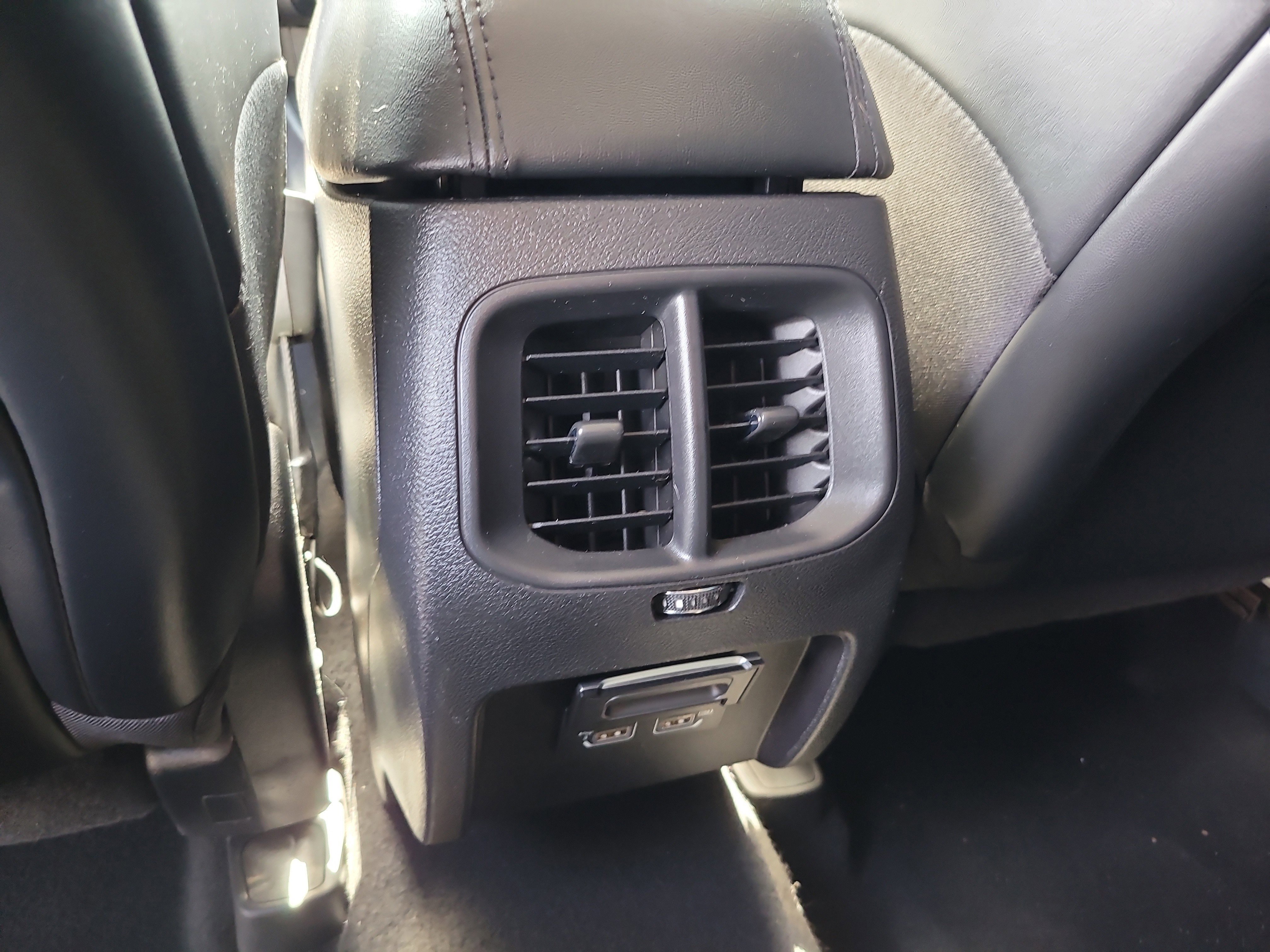 Used 2020 Jeep Cherokee Latitude Plus image 13