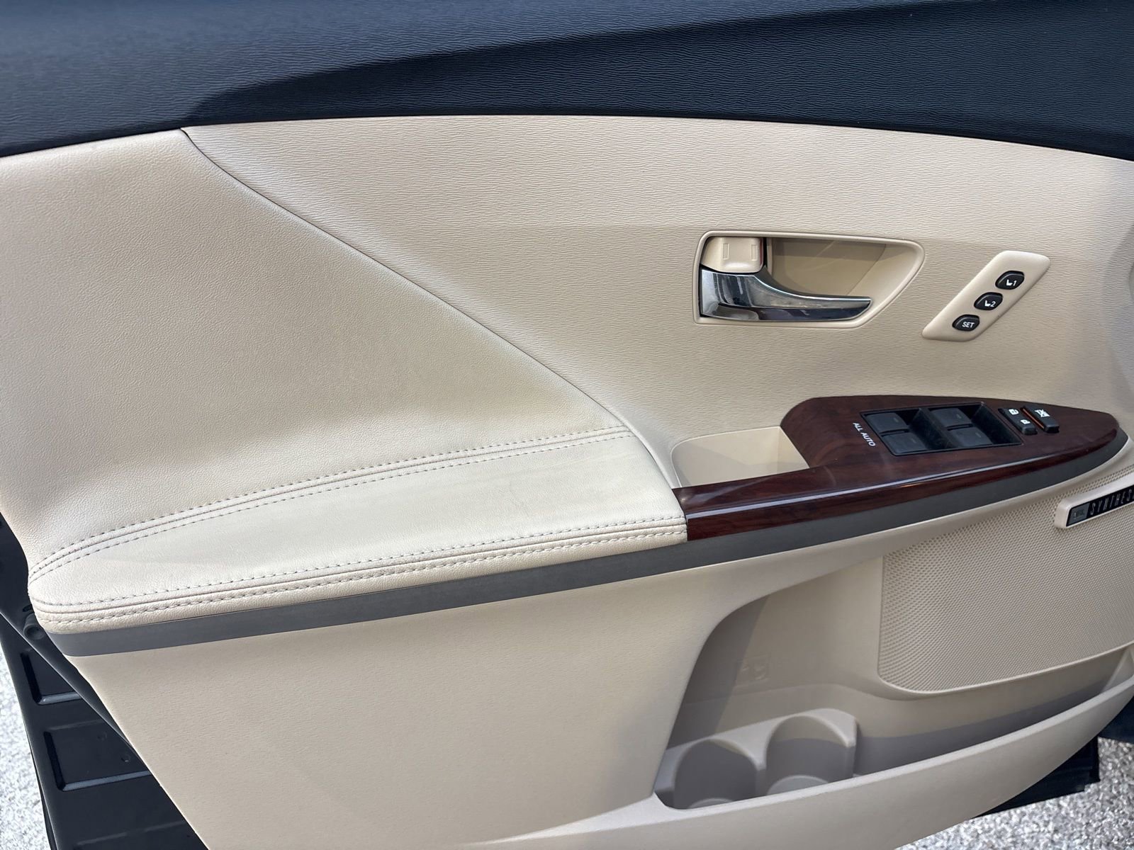 Used 2013 Toyota Venza Limited w/ Tow Prep Pkg image 10