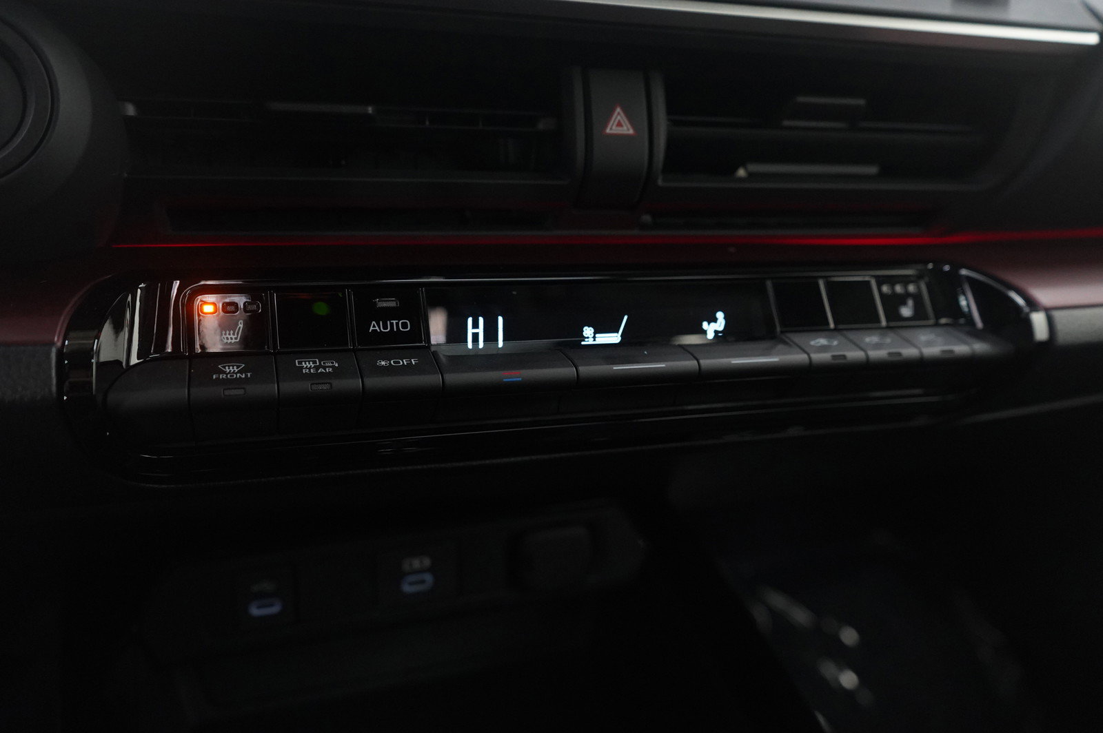 Used 2025 Toyota Prius Plug-In Hybrid image 23