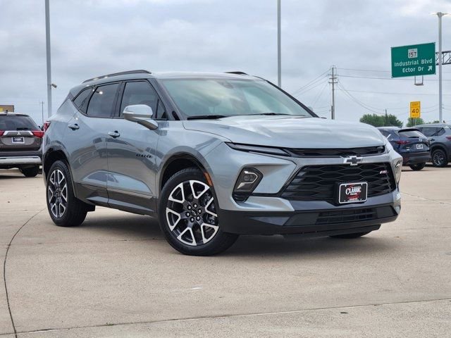 Used 2025 Chevrolet Blazer RS w/ Enhanced Convenience Package image 2