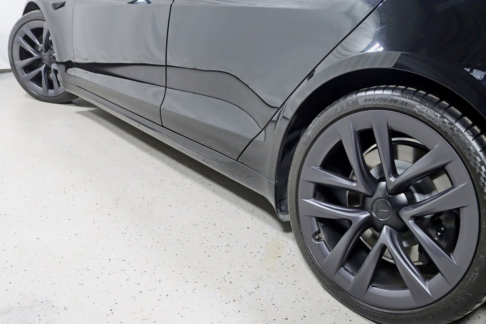 Used 2022 Tesla Model S Plaid image 12