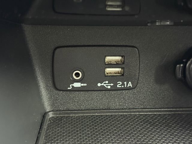 Used 2023 Subaru Forester Limited AWD/4WD image 12