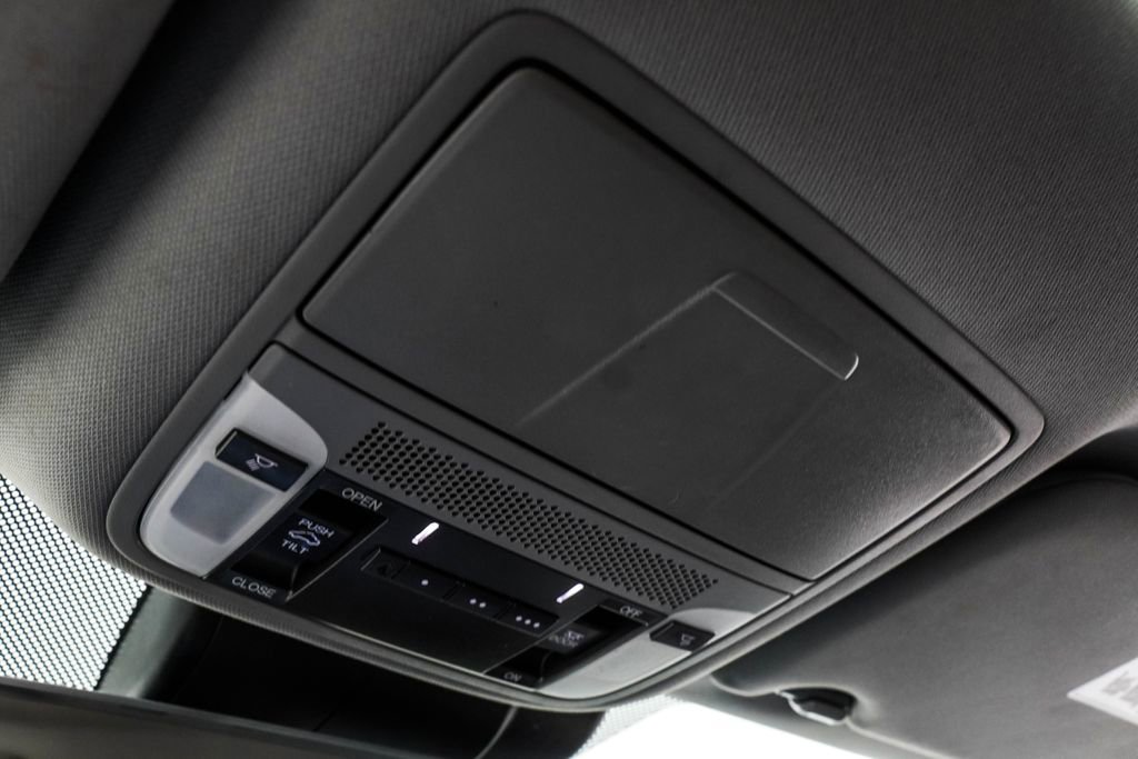 Used 2018 Acura TLX FWD image 39