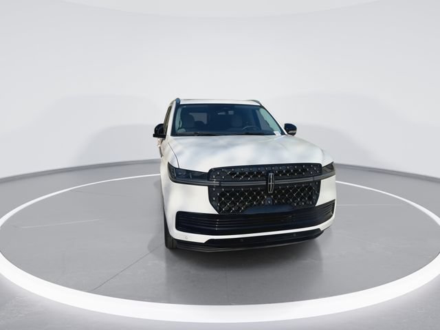 New 2026 Lincoln Navigator Black Label AWD/4WD image 2