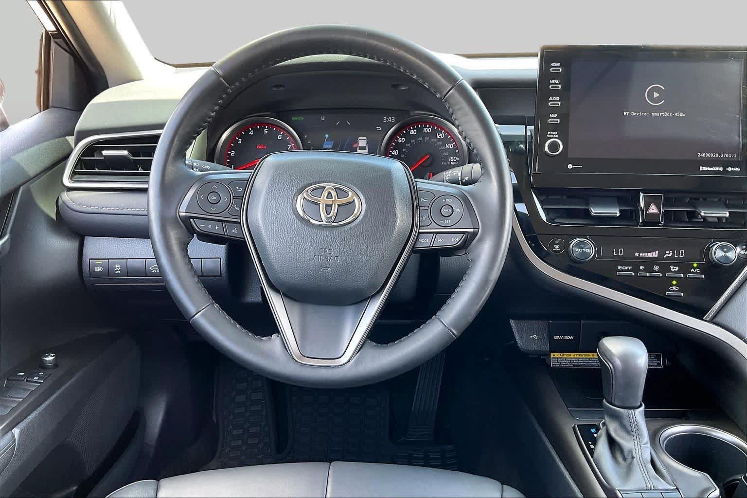Used 2021 Toyota Camry XSE FWD image 6
