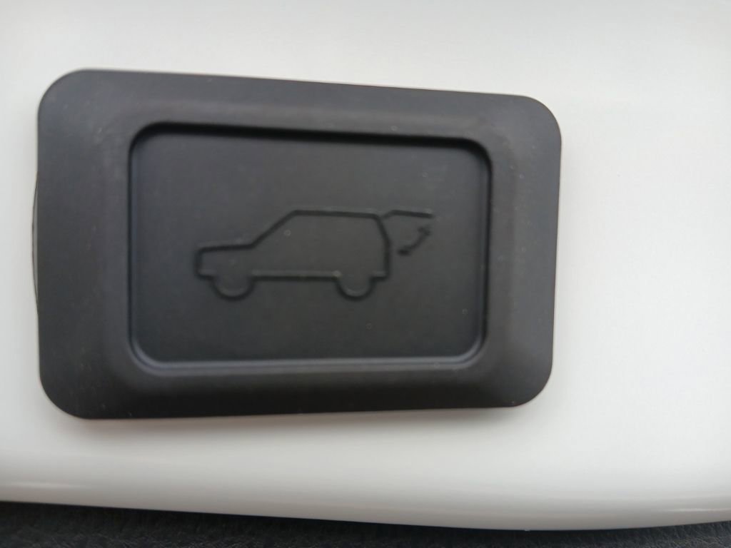 New 2025 Toyota RAV4 XLE image 11