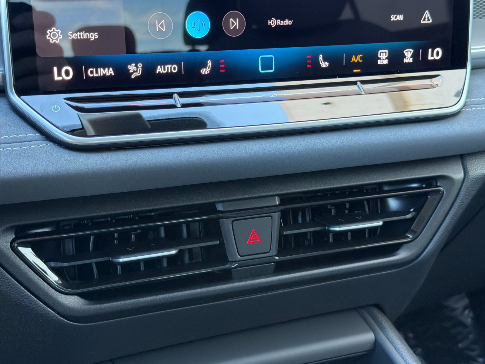 New 2026 Volkswagen Tiguan SE AWD/4WD image 20