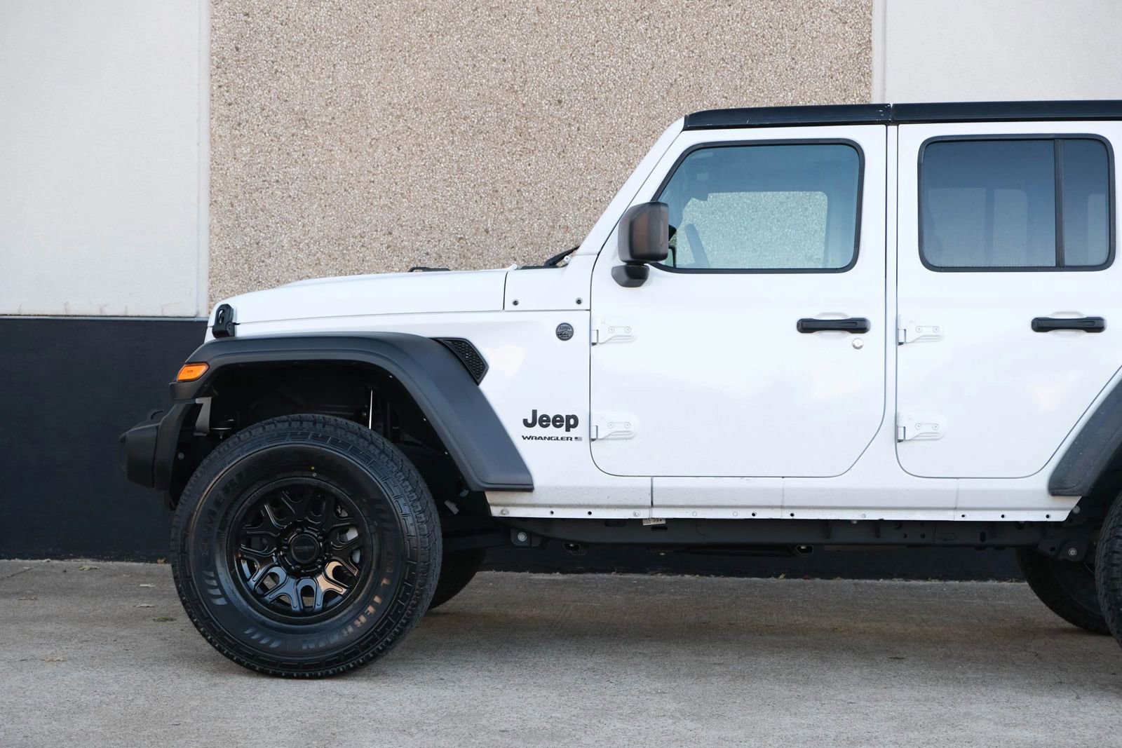 Used 2023 Jeep Wrangler Unlimited Sport image 10