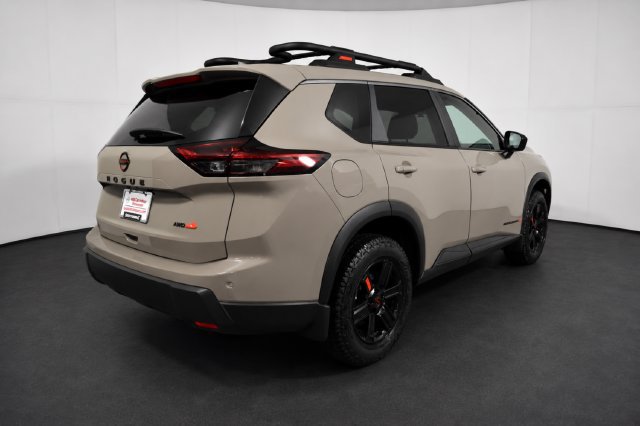 Certified 2025 Nissan Rogue SV AWD/4WD image 4