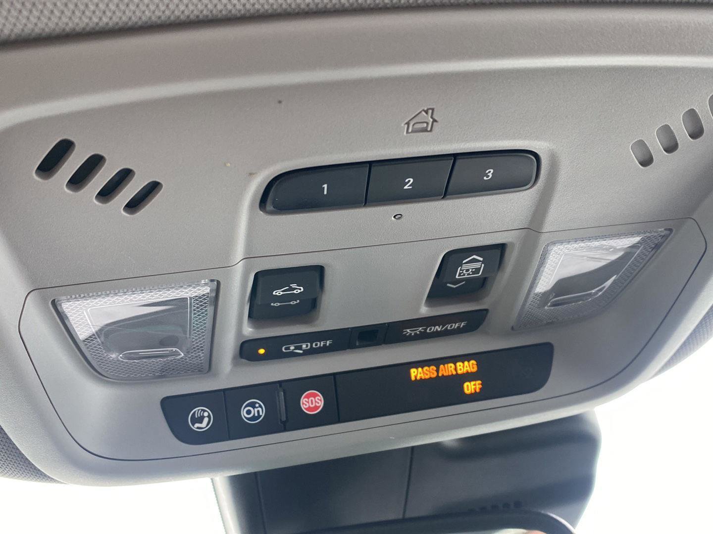 Used 2018 Chevrolet Malibu Premier w/ Premier Sun and Wheel Package image 10