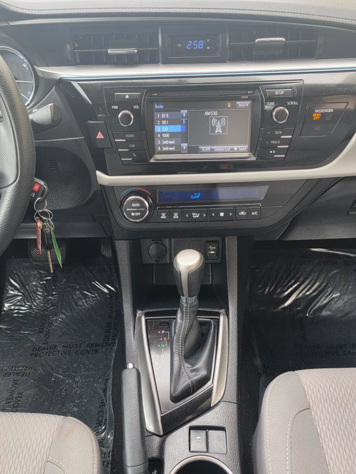 Used 2015 Toyota Corolla LE FWD image 14